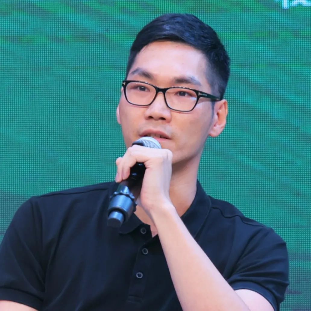 白兔瓷磚副總經(jīng)理 丁雄翔：瓷磚減薄，沒(méi)有盡頭可言.jpg